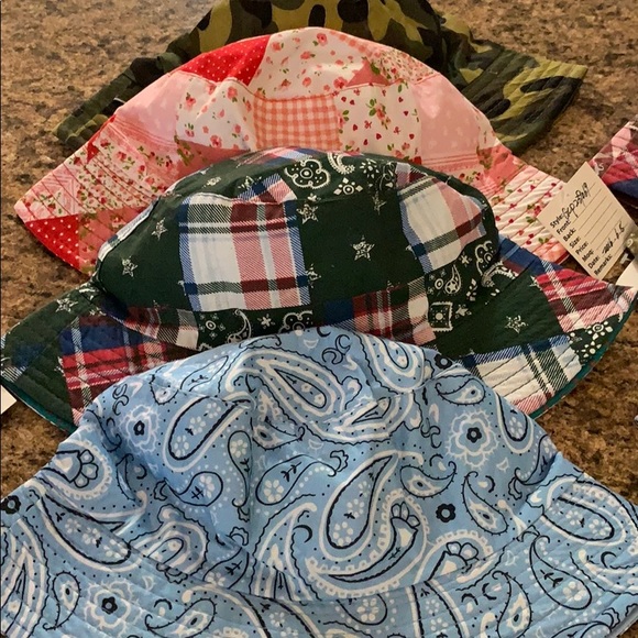 **WHOLESALE** Reversible Kids Bucket Hats - Picture 2 of 10